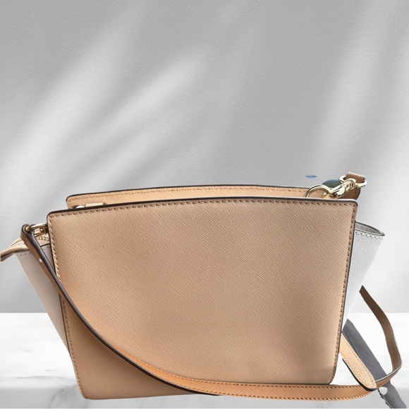 Michael Kors Medium crossbody - Picture 6 of 7